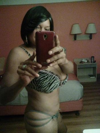 , 32  female escort, Los Angeles
