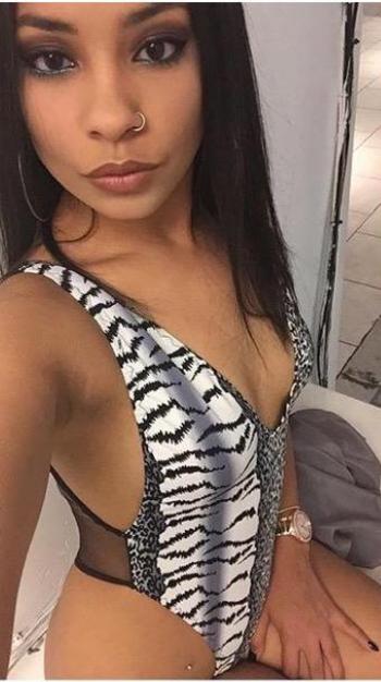 , 20  female escort, Los Angeles