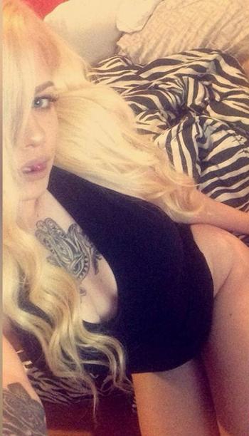 , 21  female escort, Los Angeles