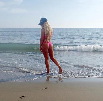 , 23  female escort, Los Angeles