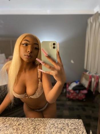 NAOMII, 24  female escort, Los Angeles
