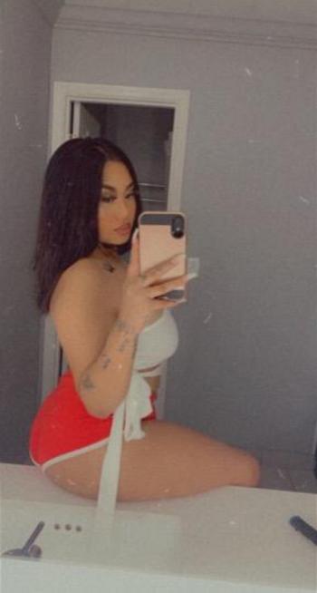 London, 21  female escort, Los Angeles