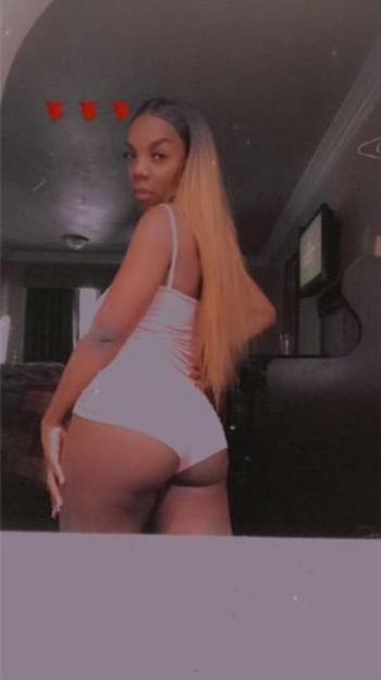 Alexis, 24  female escort, Los Angeles