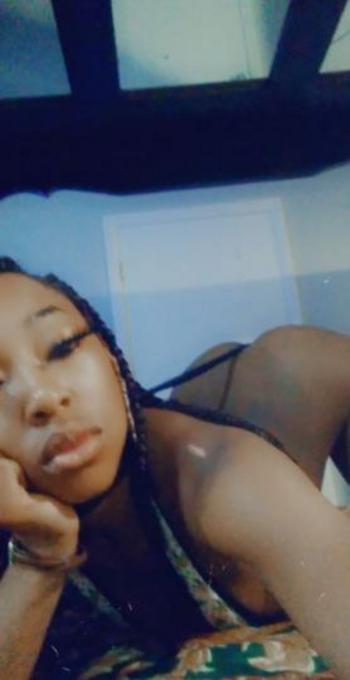 ROYALTY, 21  female escort, Los Angeles