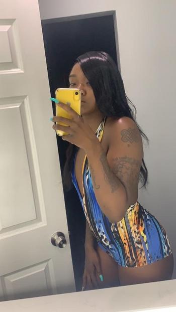 Melly , 25  female escort, Los Angeles