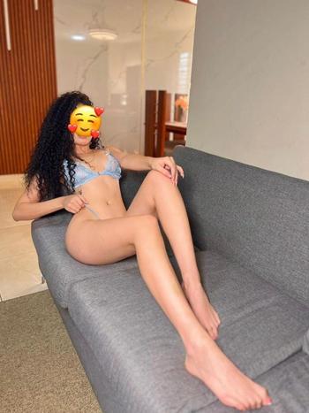 686-208-9476, 30  female escort, Los Angeles