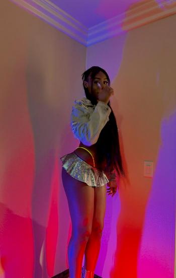 Yazmine, 22  female escort, Losangeles