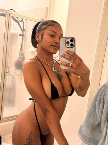 Magic, 24  female escort, Los Angeles
