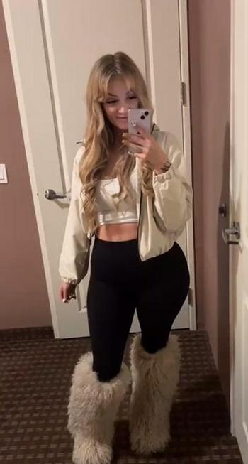 945-393-3068, 23  female escort, Los Angeles